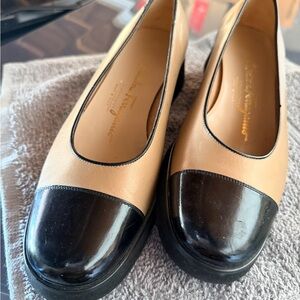 Salvatore Ferragamo Women's Black and Beige Flats